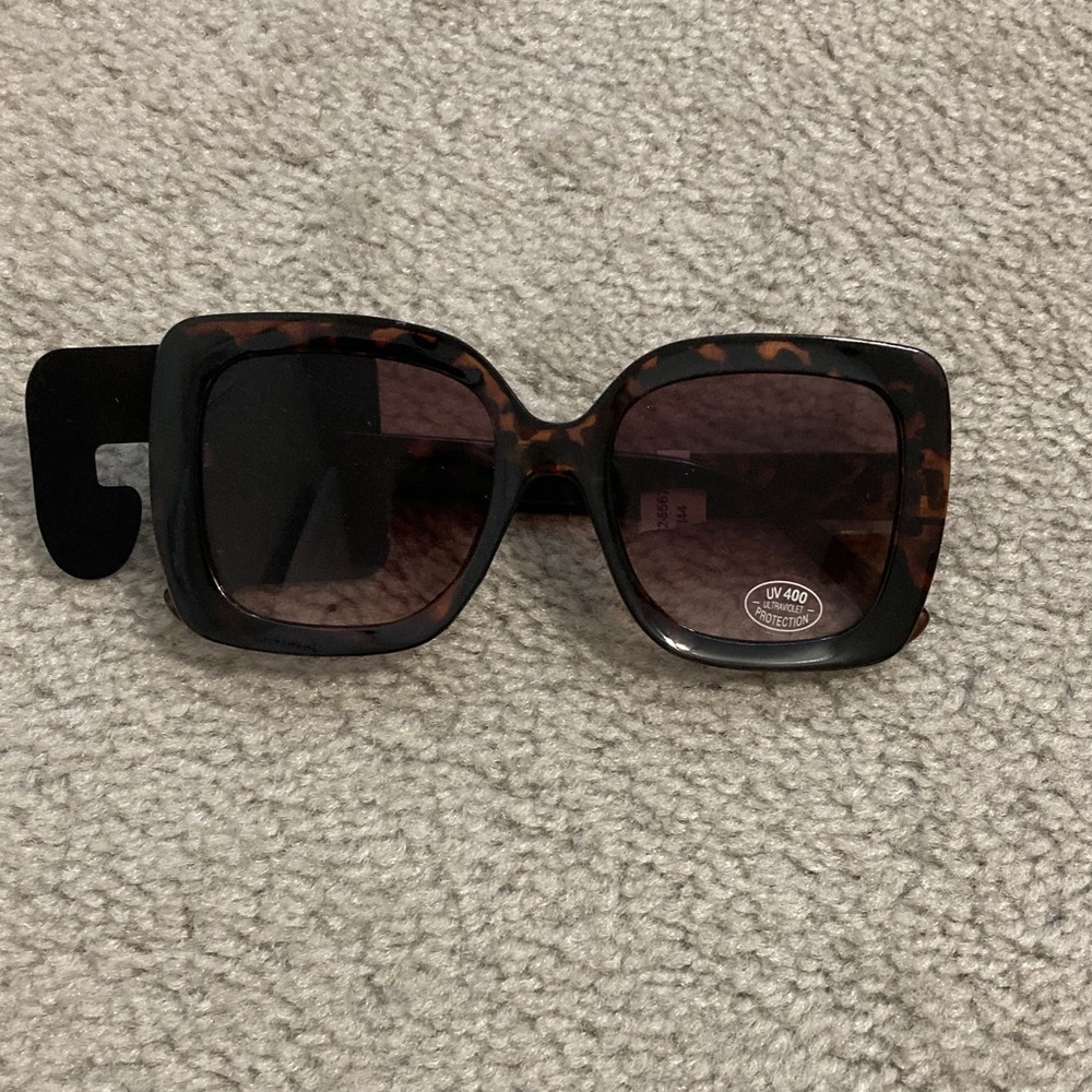 Tortoise Shell Square Sunglasses